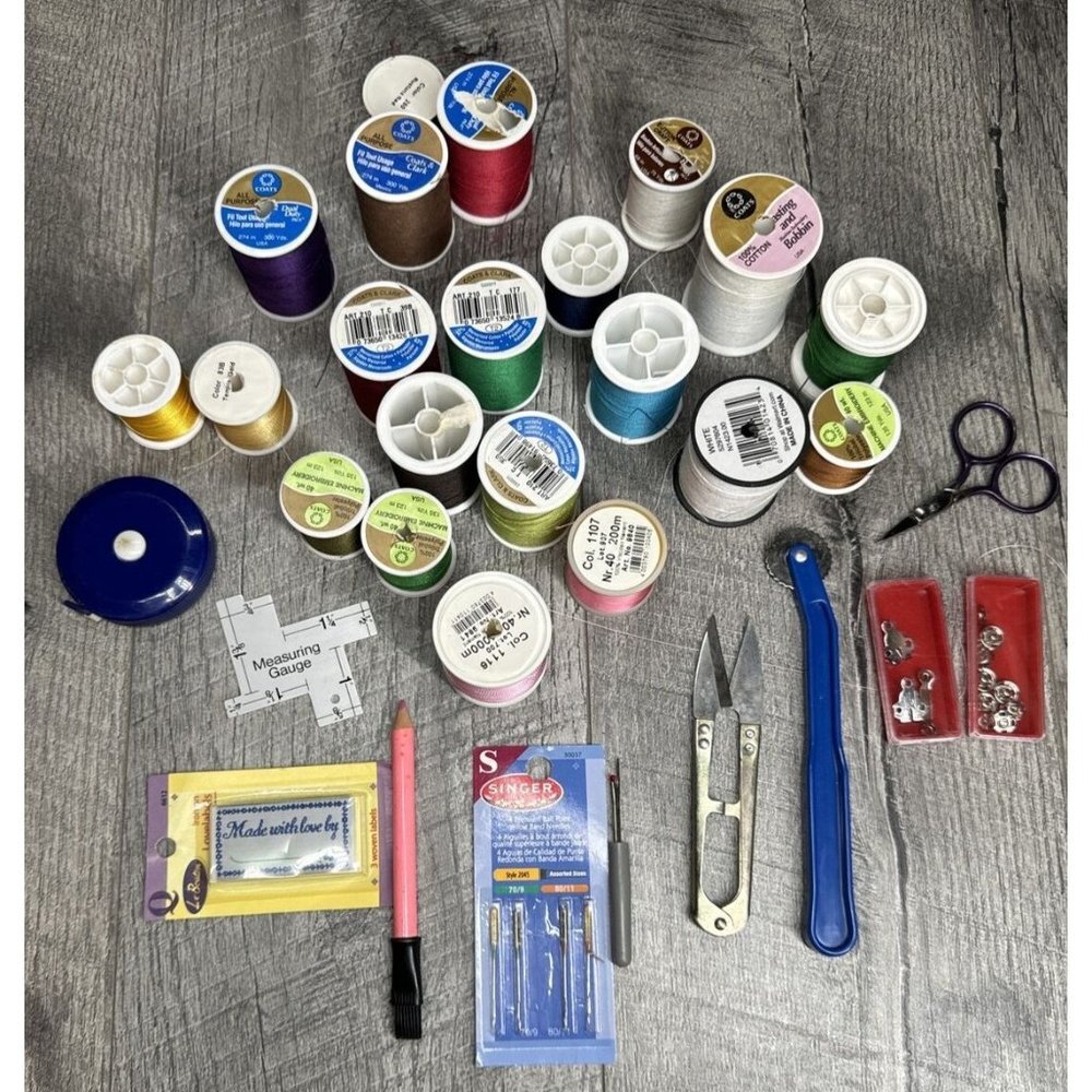 Vintage 70s Sewing Box Carrying Wood Handle Removable Plastic Tray & Extras Lot - Picture 6 of 16